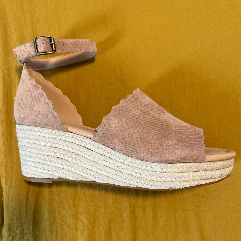 VICI Nayeli Scalloped Espadrille Wedge Sandal